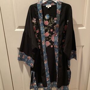 Umgee Black and Blue kimono/cardigan  with Floral Accents